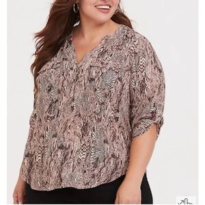 NWT Torrid Burgundy Snake Print Harper Georgette 3/4 Sleeve Blouse Size 2/2X